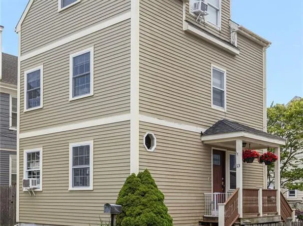 13 Vaughan Ave, Newport, RI 02840