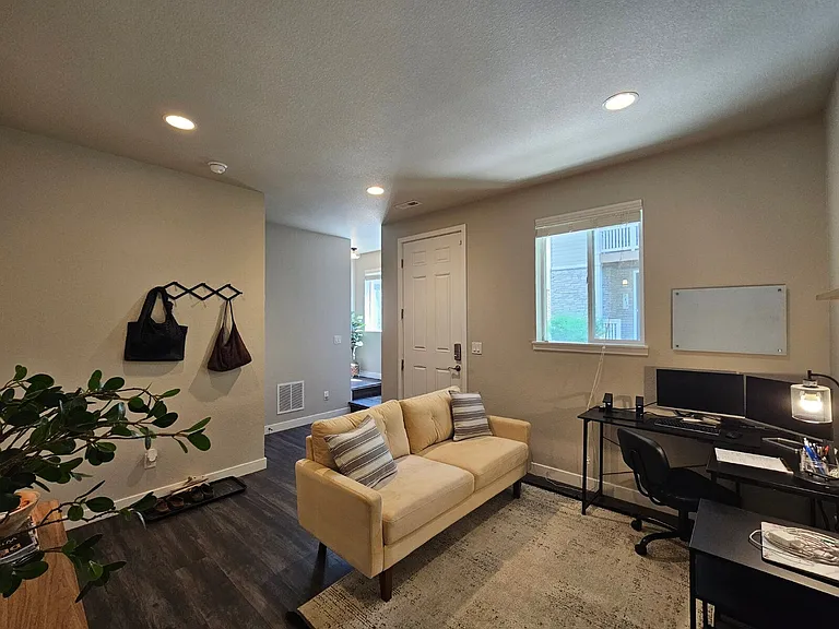 2418 S Troy Ct — Photo 9