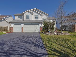 2225 Apple Hill Ln, Buffalo Grove, IL
