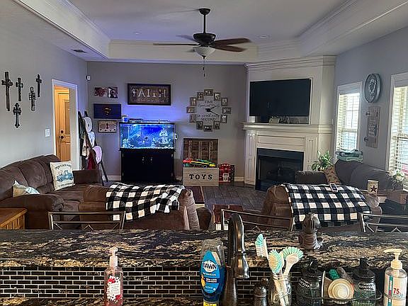 4th image of 355 Patriot Way