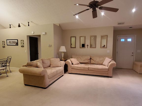 3rd image of 4723 Wenham Park #17-472