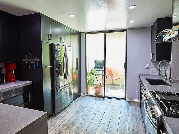 4th image of 723 Westmount Dr APT 205