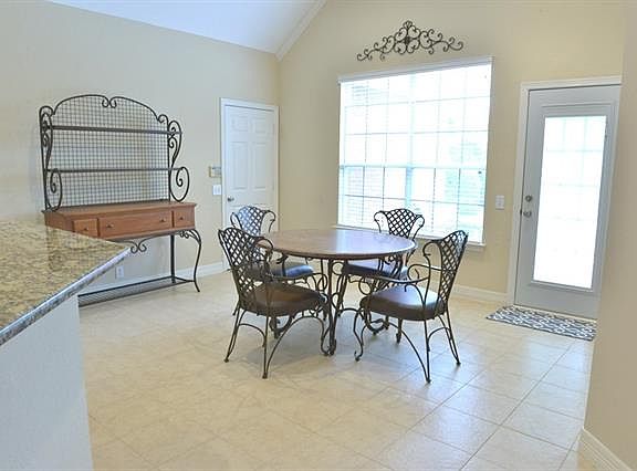 4th image of 203 Canyon Lake Dr