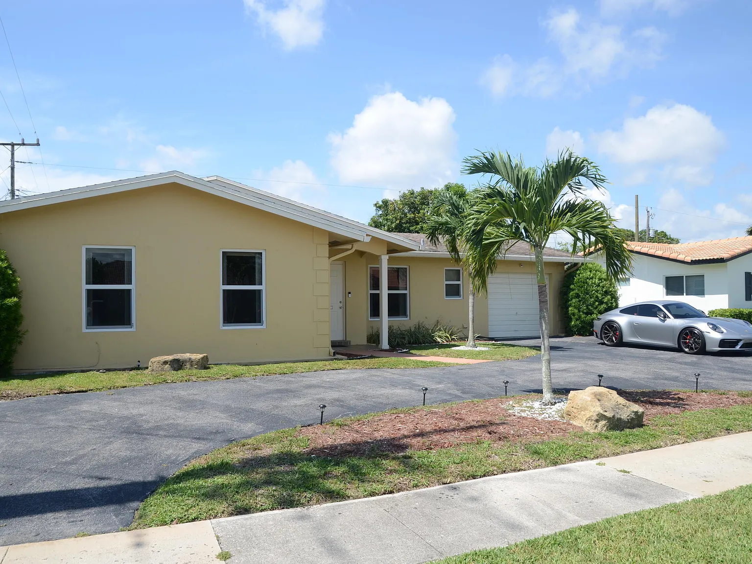 2 bed, 2.0 bath, 1170 sqft, $3,450 — Photo 3