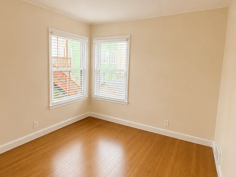 1325 Vicente St — Photo 9