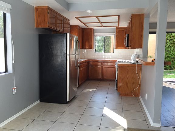 3rd image of 1440 Engracia Ave APT B