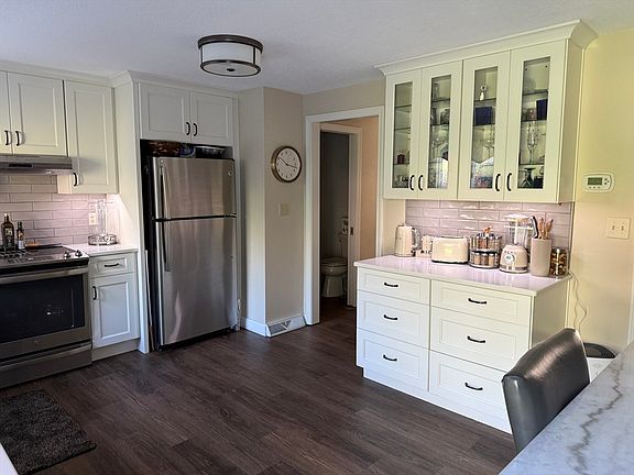 4th image of 8 Mansion Woods Dr #D