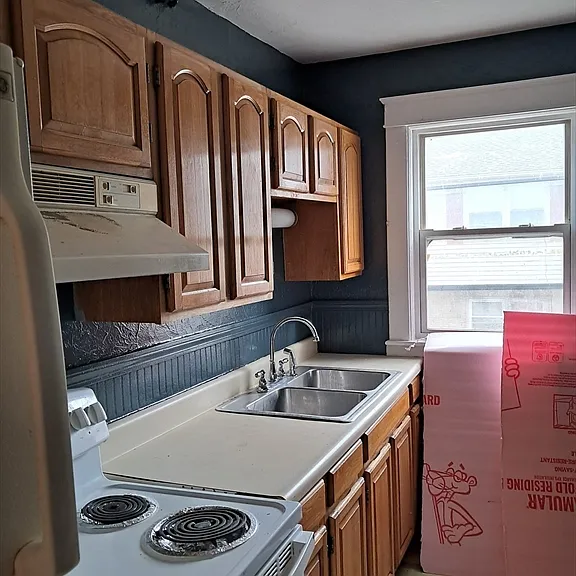 146 Charlton St #1 — Photo 4