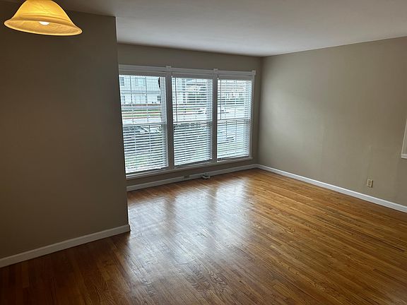 4th image of 403 W Alameda Ave