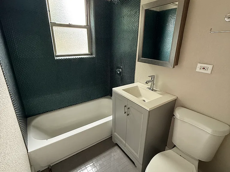 1235 W North Shore Ave #2B — Photo 10