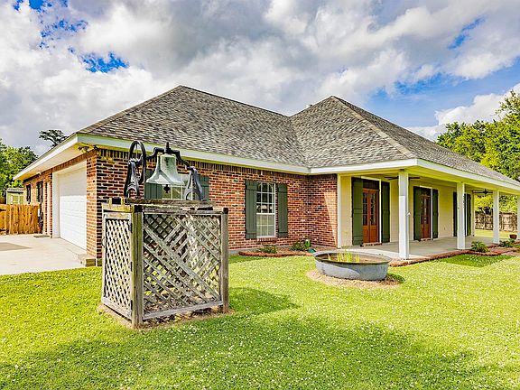 2nd image of 207 Diana Dr