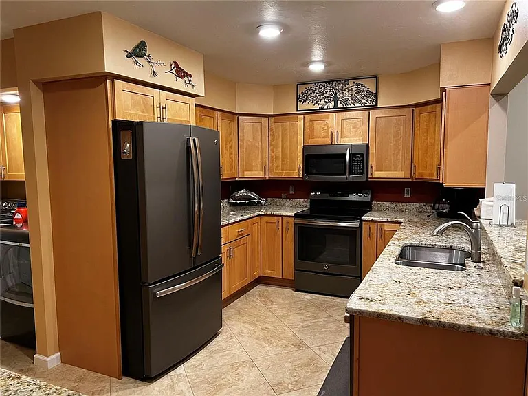 5581 Golf Pointe Dr — Photo 7