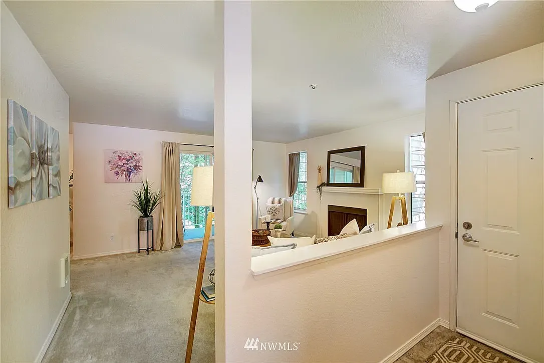 2 bed, 847 sqft, $2,000 — Photo 2
