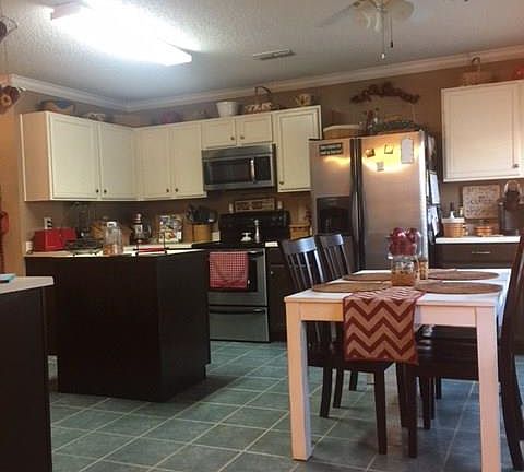 5th image of 16132 Hollyhill Ct