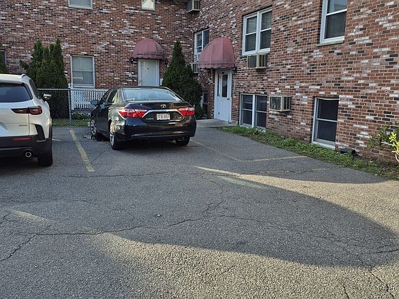 2nd image of 33A Jackson St APT 203