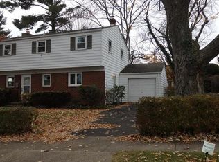 2121 Herbert Dr, Bethlehem, PA 18018