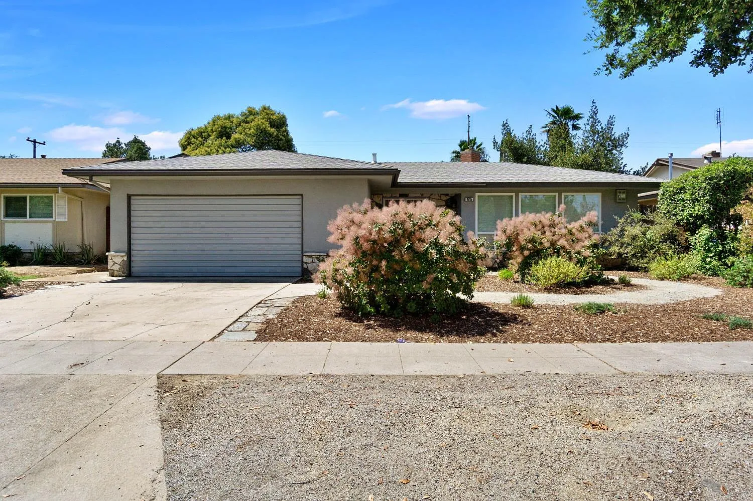 1215 E Barstow Ave photo 1