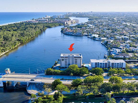 3rd image of 900 NE SPANISH RIVER Boulevard #2w