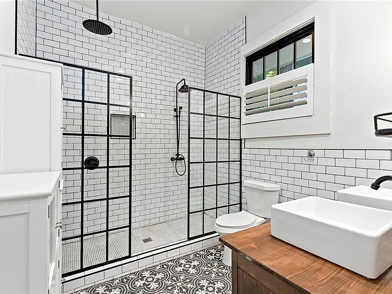 563 Parkway Dr NE — Photo 18