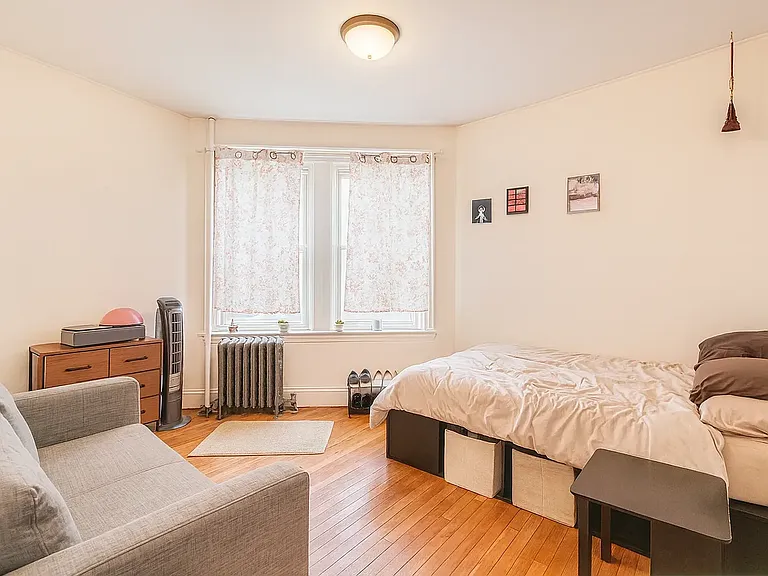 48 Egmont St #5 — Photo 2