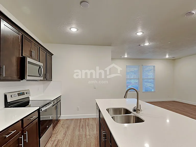 11031 S Kitty Hawk Rd — Photo 4