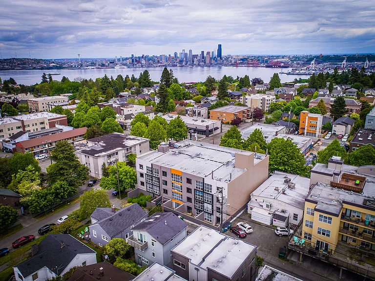 The West 206 Apartments — Photo 5