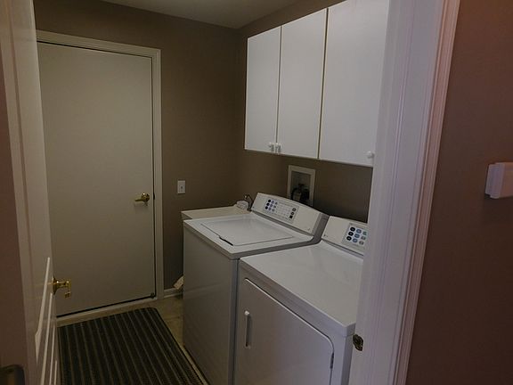 5th image of 12915 Rock Creek Cir