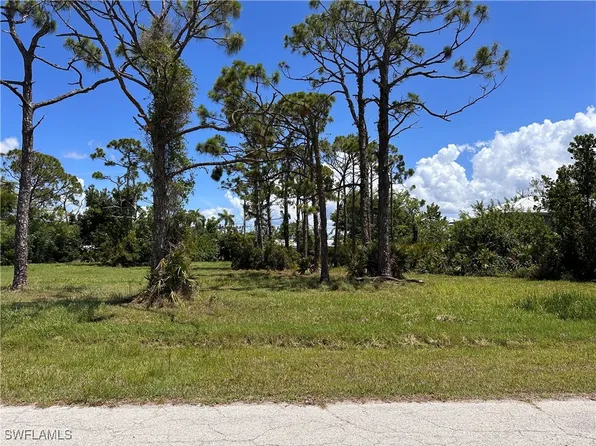 3728 Mango St, Saint James City, FL 33956