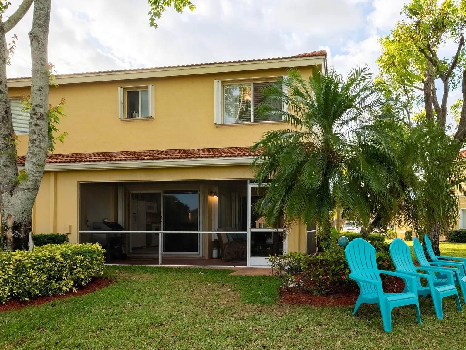 4 bed, 2.5 bath, 1681 sqft, $3,200 — Photo 3