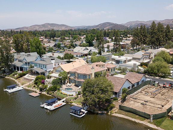 3rd image of 32256 Oakshore Dr