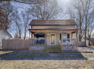 1002 E Washington St, Clinton, IL 61727