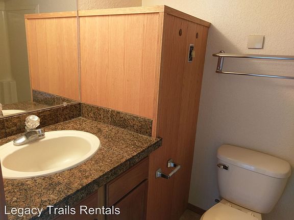 4th image of 1021 S Juniper Dr APT C