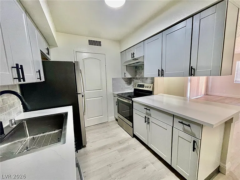 5187 Greene Ln #B — Photo 8