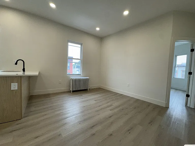 530 W Side Ave #1L — Photo 2