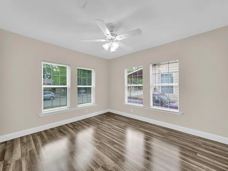 339 Avenue G — Photo 9