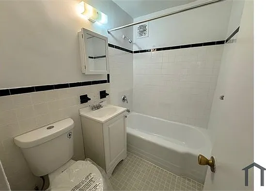 3539 Decatur Ave #201 — Photo 9