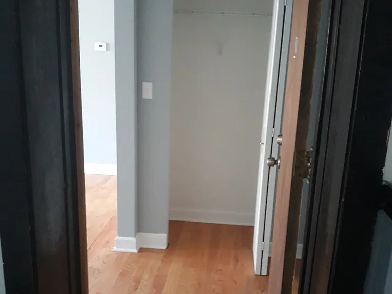 1644 W Pratt Blvd — Photo 6