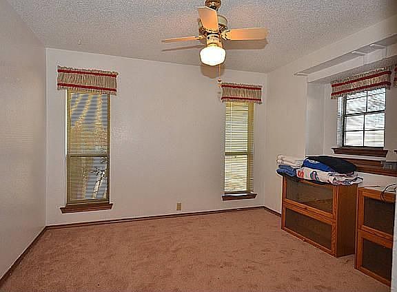 5th image of 1901 Wedgewood Dr
