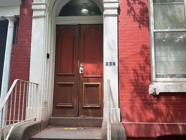 238 S 6th St — Photo 1