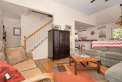 2nd image of 46 Oak Dr