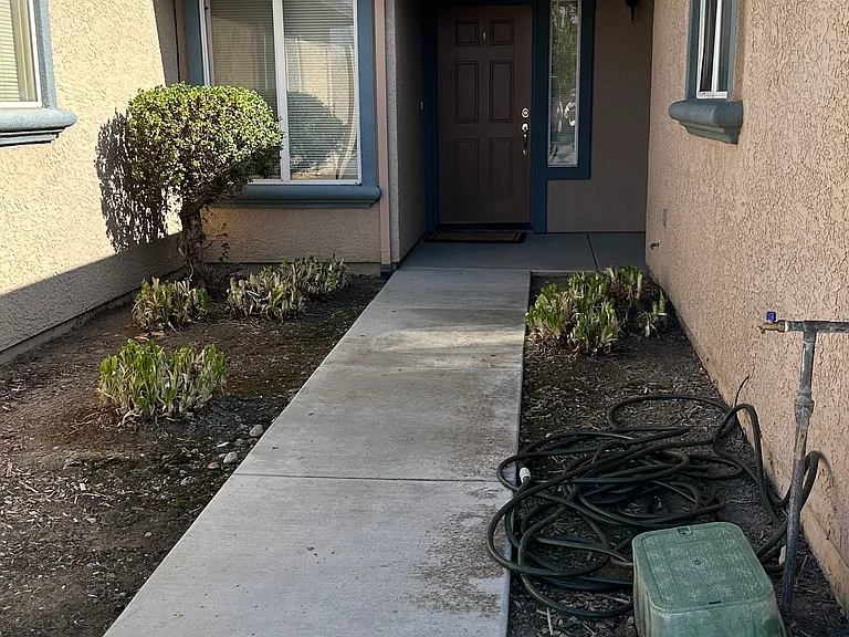 660 Westside Blvd #A — Photo 2