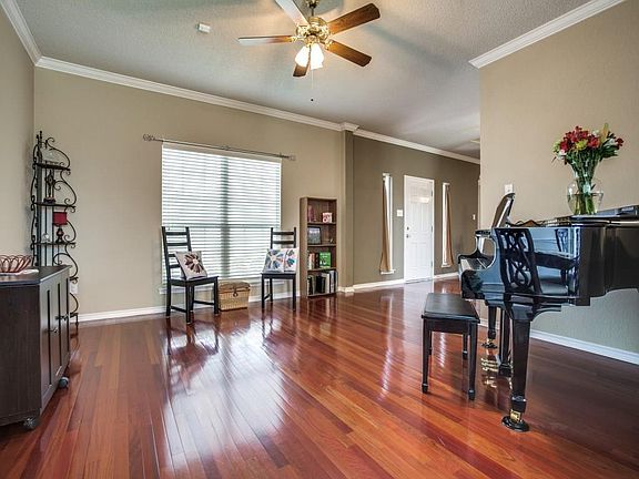 4th image of 806 Andersonville Ln