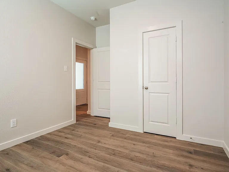1532 Harvester Dr — Photo 13