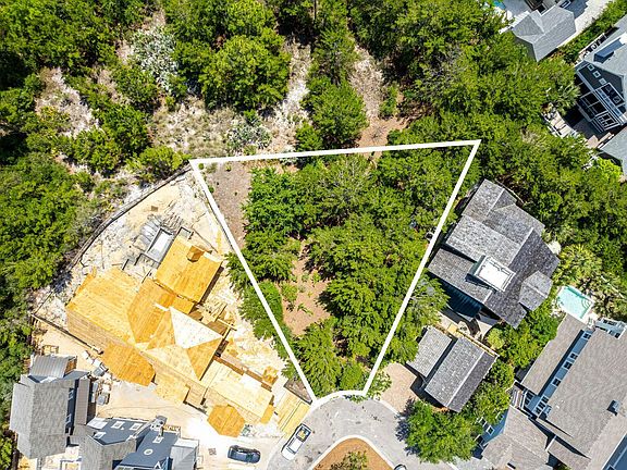2nd image of 7 Shore Bridge Cir