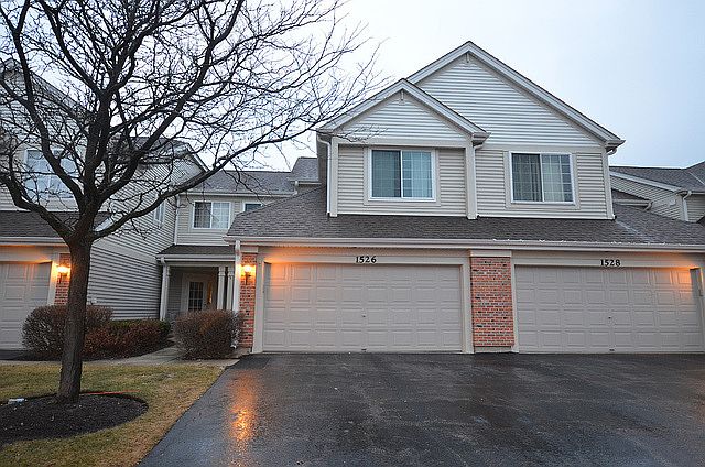 1st image of 1526 N Waterbury Cir #1526