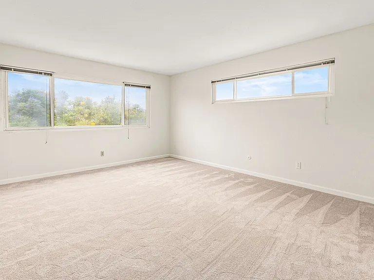 8766 Glenira Ave — Photo 20