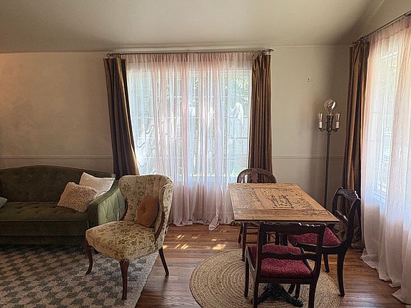 5th image of 105 E Johnson St