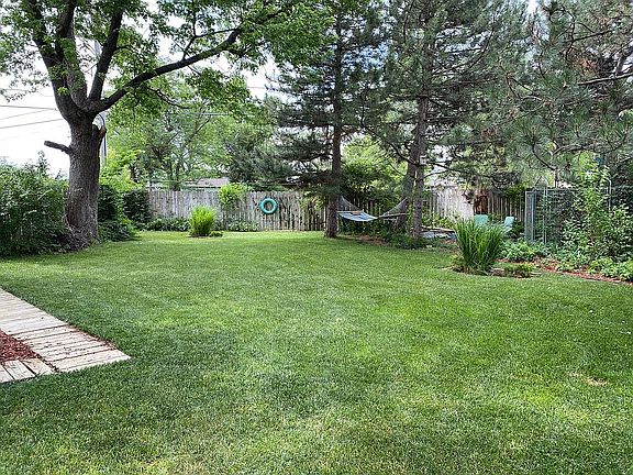 5th image of 9 Eastwood Dr
