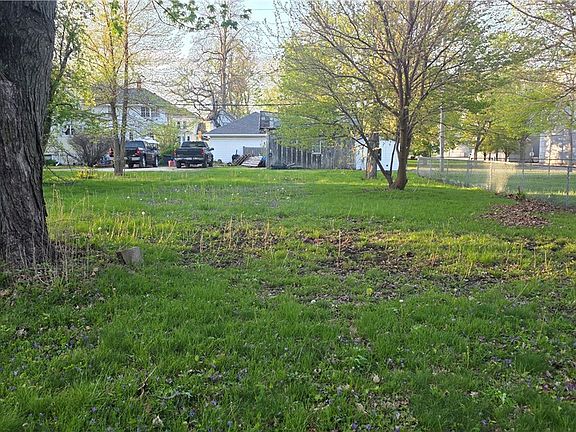 4th image of 304 Gilbert St