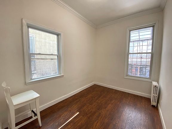 5th image of 283 Troutman St APT 1L